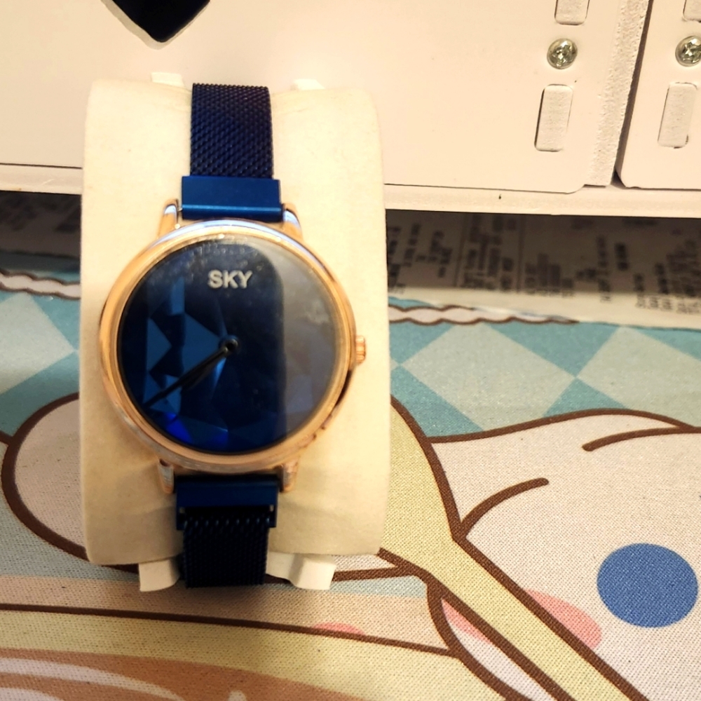 Watch - Picture 1 of 3